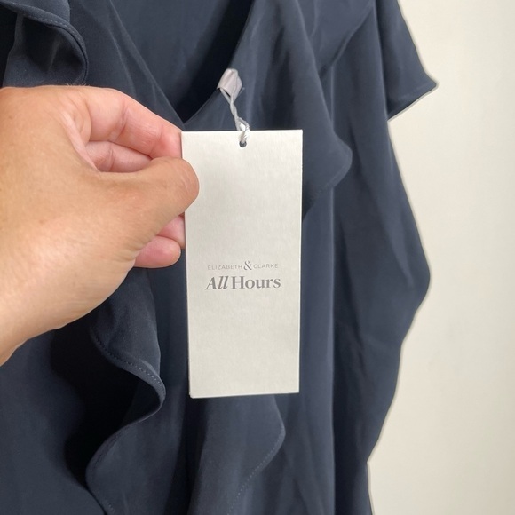 Elizabeth & Clarke The Bronte All Hours Top - Picture 3 of 5